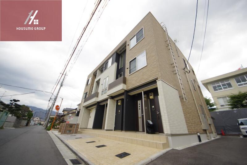 物件外観写真3　(外観もきれいです)