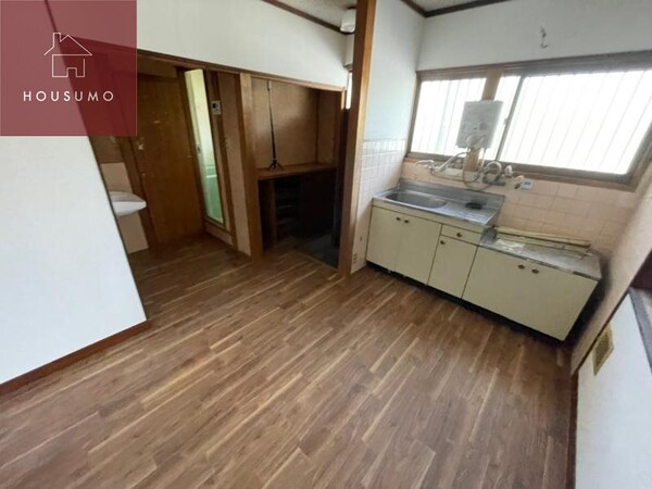 居室(ゆったり過ごせる居間です)