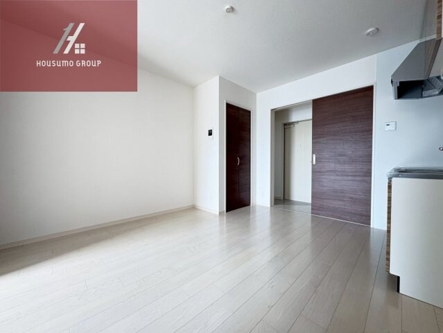 物件内観写真6　(こちらの居間で趣味の時間をお楽しみください)