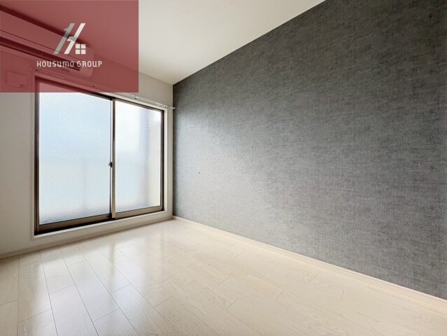 物件内観写真7　(個人の部屋や寝室として使える洋室です)