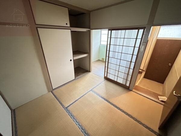 居室(おしゃれなリビングです)