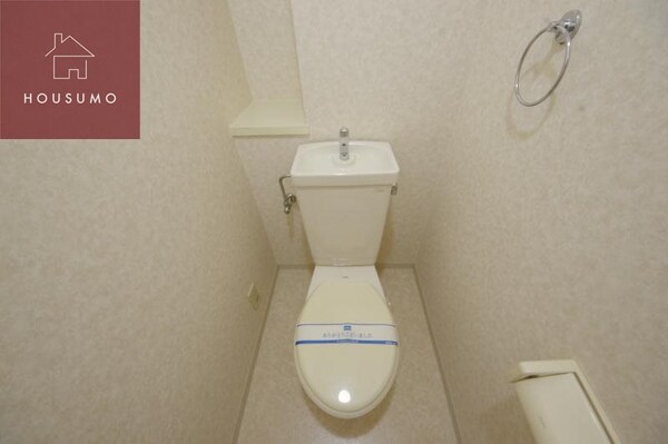 トイレ(落ち着いた色調のトイレです)