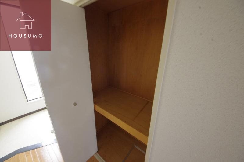 物件内観写真19　(小物を収納するのに便利です)