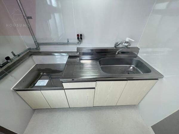 キッチン(コンパクトなキッチンで掃除もラクラク)