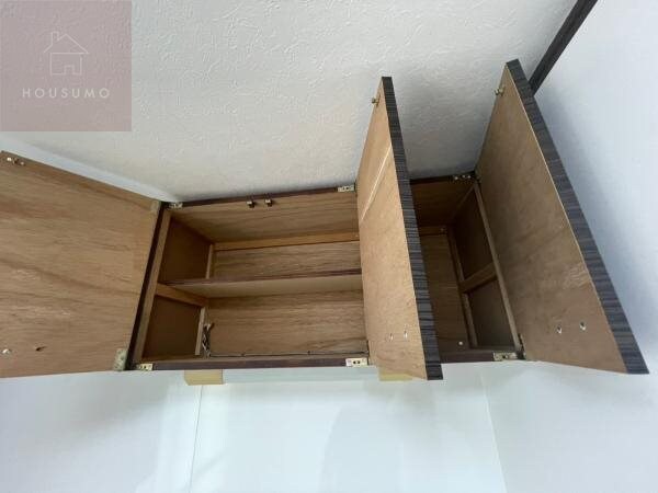 収納(小物を収納するのに便利です)