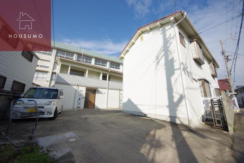 物件外観写真1　(外観もきれいです)