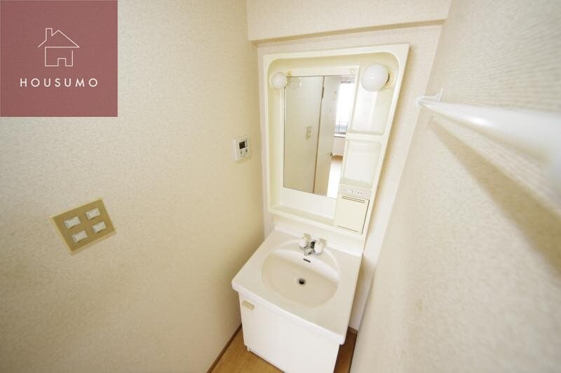 物件内観写真19　(使いやすい独立洗面台です)
