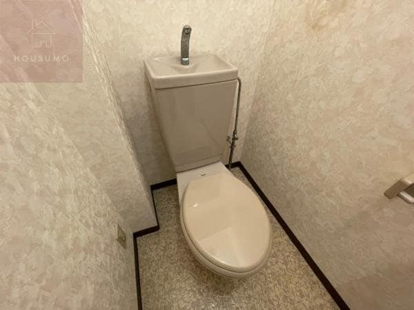 トイレ(コンパクトで使いやすいトイレです)