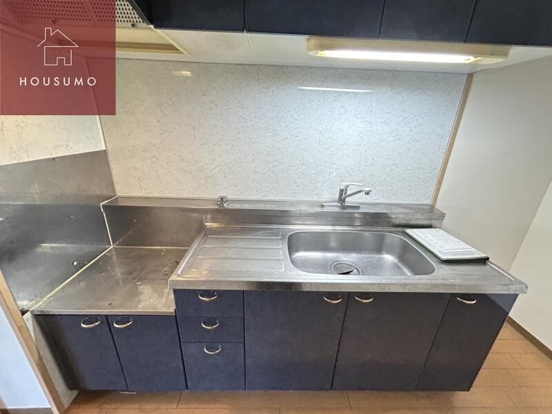 物件内観写真17　(コンパクトなキッチンで掃除もラクラク)