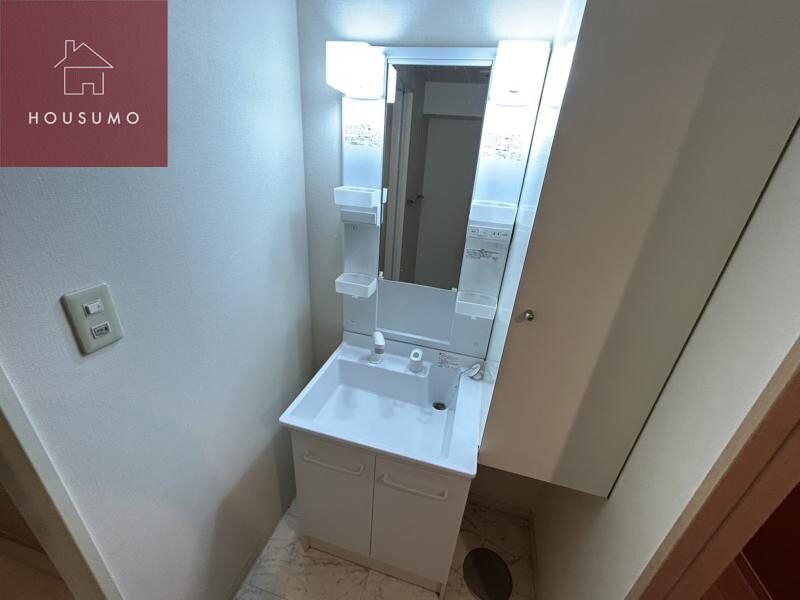 物件内観写真19　(独立洗面化粧台が付いています)