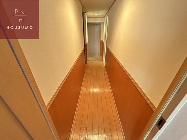 内装他(明るい色調の室内です)