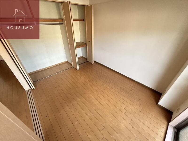 物件内観写真8　(使い勝手のいい寝室です)