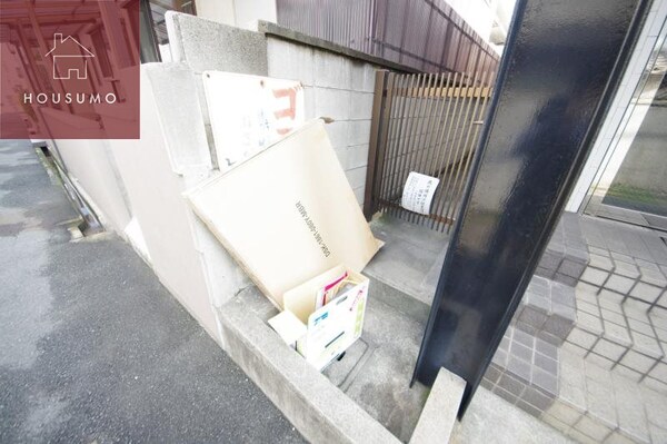 建物設備(ゆとりのあるロビーです)