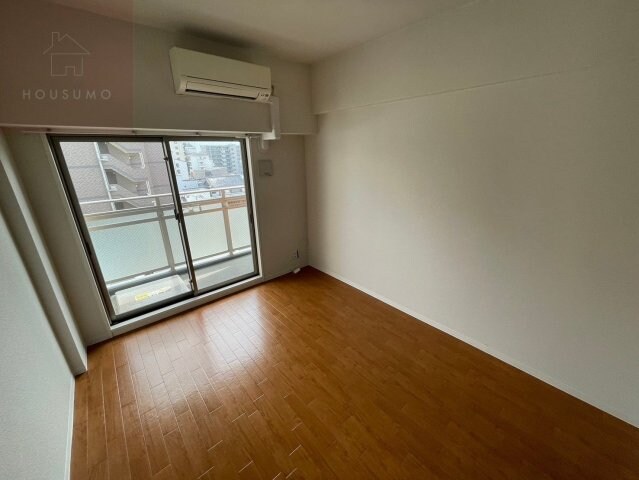 物件内観写真16　(ゆったりとしたリビングです)