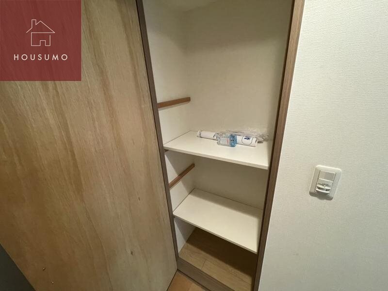物件内観写真28　(便利な収納スペースです)