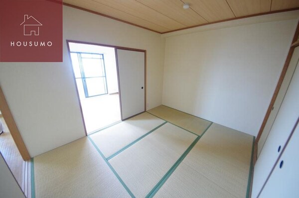 和室(明るい和室です)