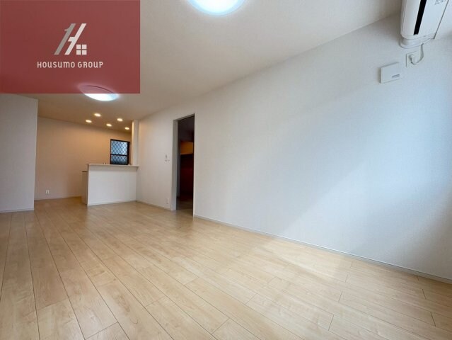 物件内観写真5　(使いやすいリビングです)