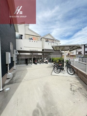 物件外観写真3　(清潔なロビーです)