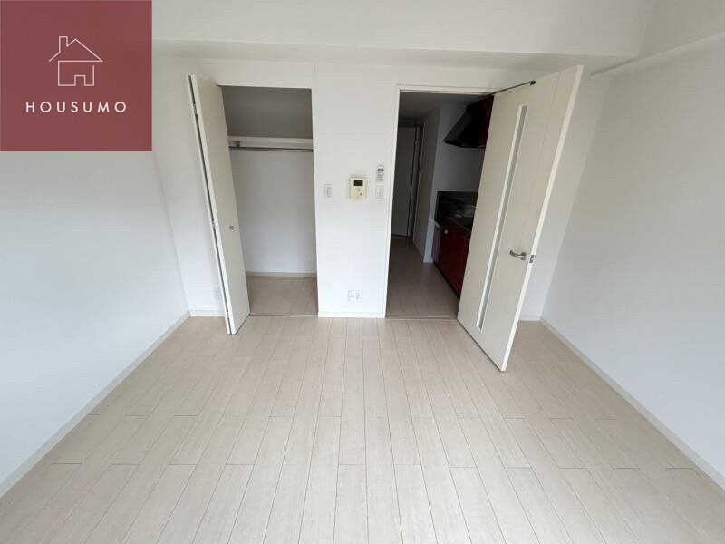 物件内観写真21　(こちらのリビングで趣味の時間をお楽しみください)