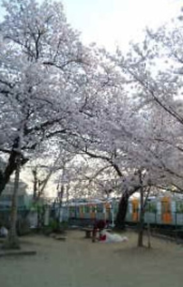 周辺環境(額田山荘会館児童遊園 498m)