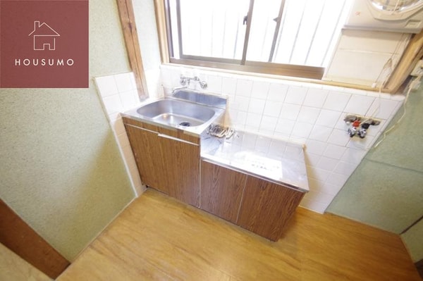 キッチン(コンパクトなキッチンで掃除もラクラク)