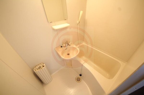 浴室(日々の疲れを癒すお風呂付です)