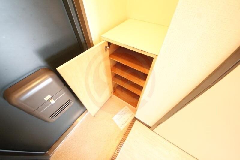 物件内観写真11　(ちょっとした収納スペースも充実しています)