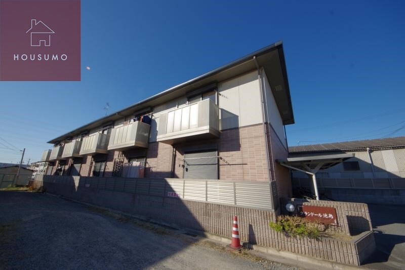 物件外観写真5　(大きなスペースがあり、収納には困りません)