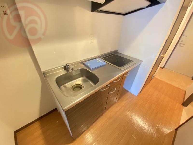 物件内観写真5　(コンパクトなキッチンで掃除もラクラク)