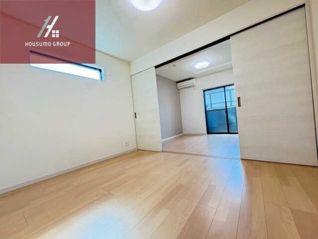 物件内観写真5　(おしゃれなリビングです)