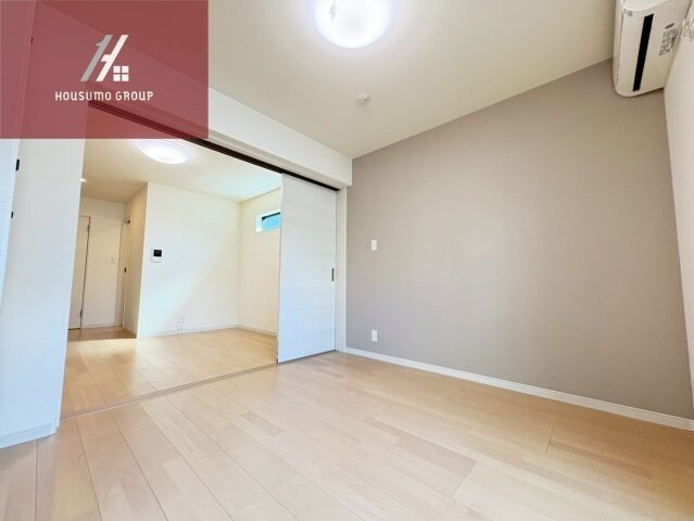 物件内観写真7　(ゆったりした洋室です)