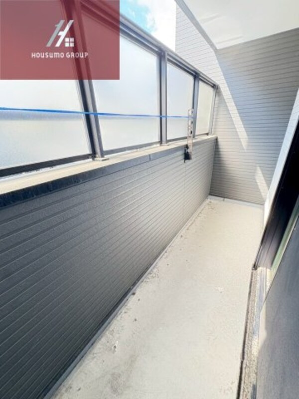 バルコニー(お洗濯にも便利なバルコニー付き)