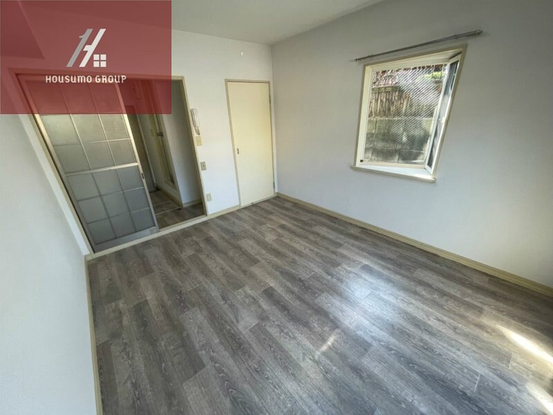 物件内観写真7　(おしゃれな居間です)