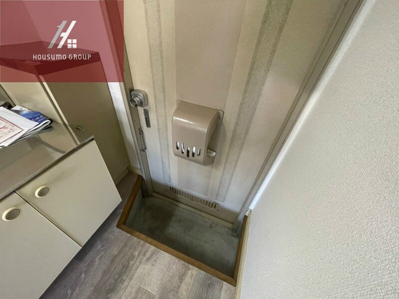 物件内観写真12　(落ち着いた玄関です)