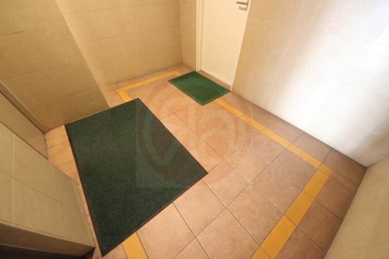 物件外観写真3　(清潔なロビーです)