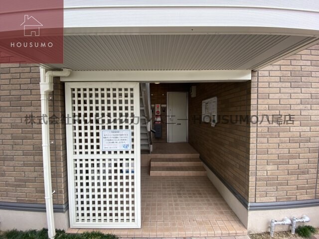 物件外観写真2　(建物の内部です)