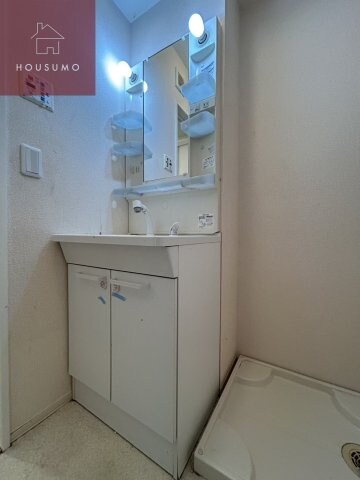物件内観写真8　(独立洗面化粧台付き)