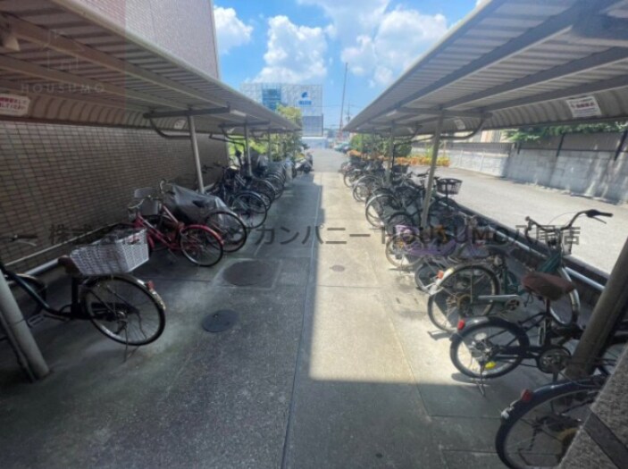 物件内観写真15　(駐輪場です)