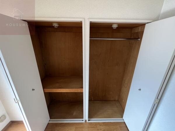 物件内観写真21　(大きなスペースがあり、収納には困りません)