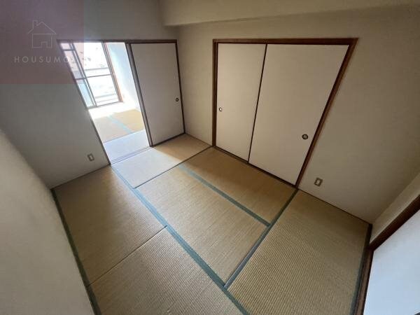 物件内観写真22　(畳の上でゆっくりとくつろげる和室です)