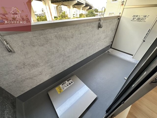 物件内観写真13　(広々としたバルコニーです)