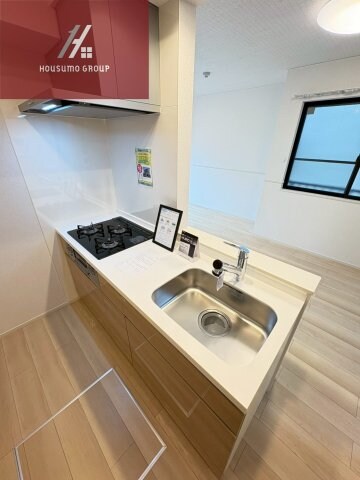 物件内観写真7　(コンパクトなキッチンで掃除もラクラク)