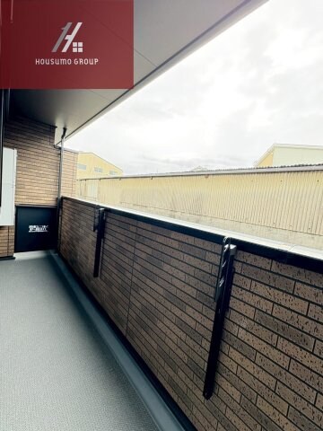 物件内観写真13　(バルコニーからの眺めを楽しみながら食事をしませんか)