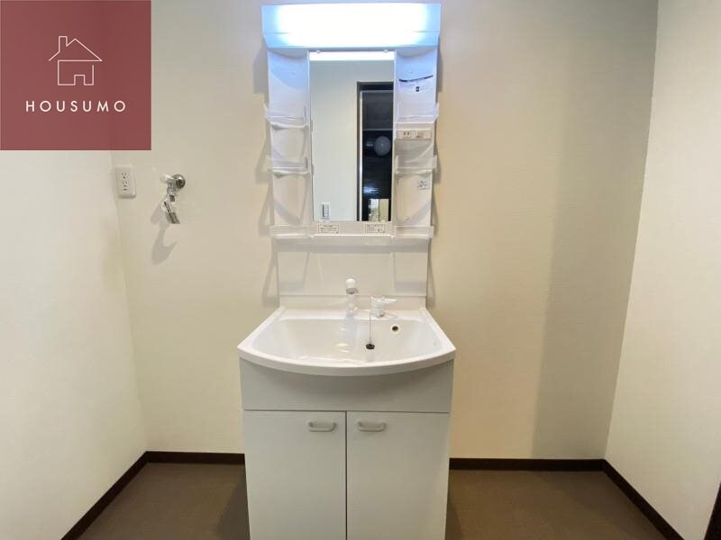 物件内観写真19　(使いやすい独立洗面台です)