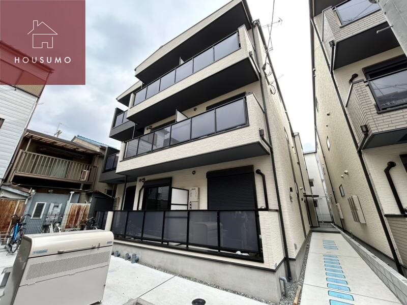 物件外観写真1　(外観もきれいです)