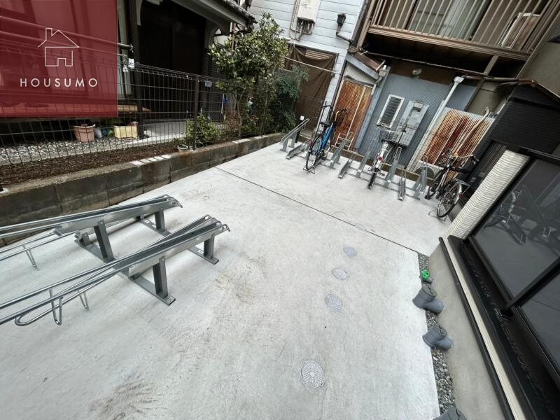 物件外観写真2　(清潔なロビーです)