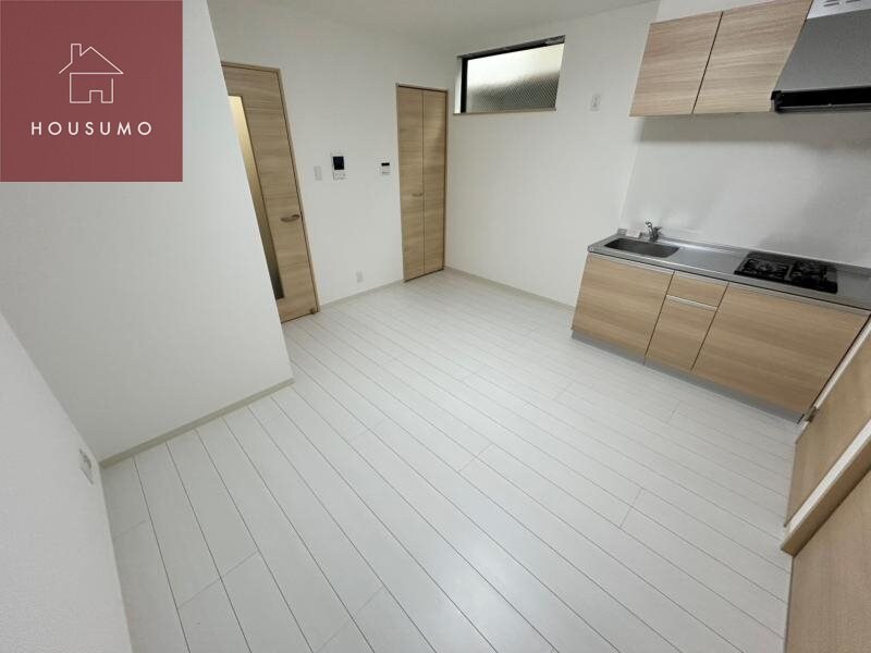 物件内観写真5　(使いやすい居間です)