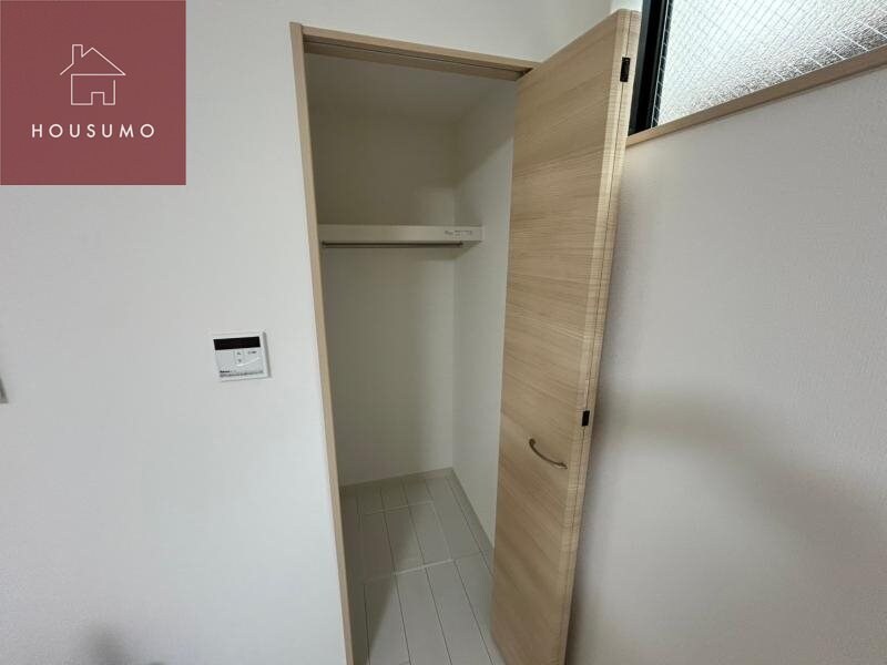 物件内観写真16　(ちょっとした収納スペースも充実しています)