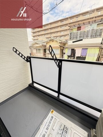 物件内観写真13　(お洗濯にも便利なバルコニー付き)