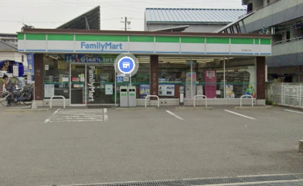 周辺環境(ファミリーマート吉田駅北店 437m)